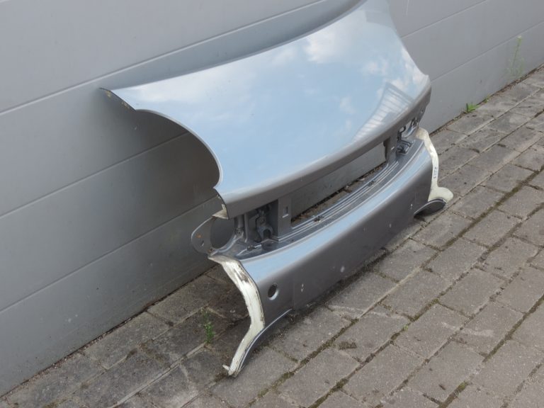 „Smart ForTwo W450“ priekšējā bampera vidusdaļa, detaļas sudrabkrāsā, pārklātas ar sudrabkrāsas laku