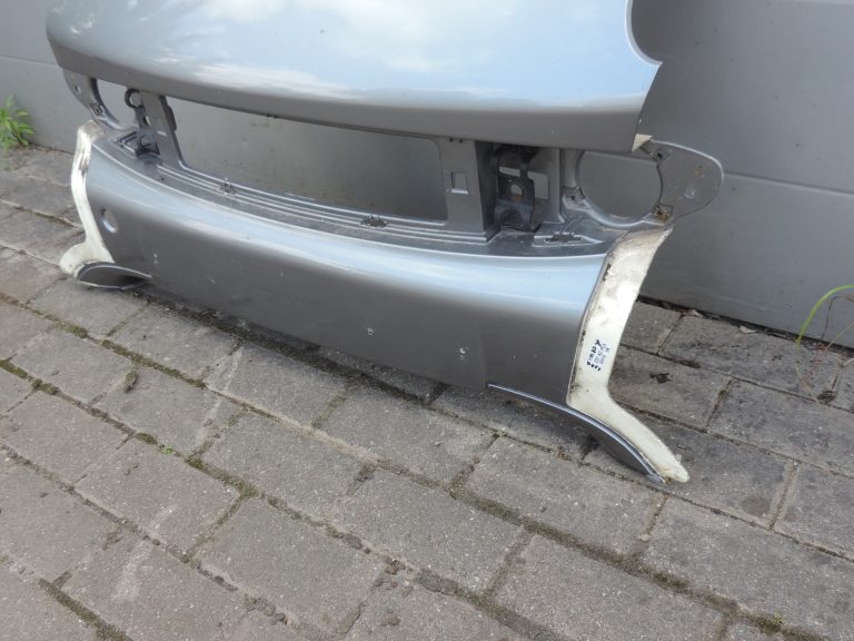 „Smart ForTwo W450“ priekšējā bampera vidusdaļa, detaļas sudrabkrāsā, pārklātas ar sudrabkrāsas laku