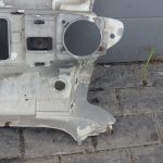 „Smart ForTwo W450“ priekšējā bampera vidusdaļa, detaļas sudrabkrāsā, pārklātas ar sudrabkrāsas laku