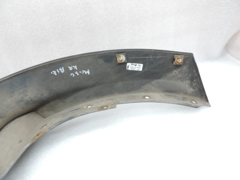 Mitsubishi Pajero V74W V75W V78W Aizmugurējā bampera apšuvums kreisais MR478781
