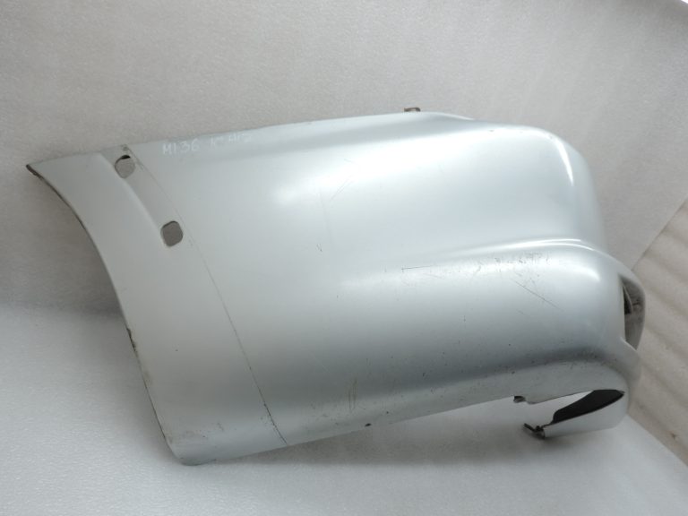 Mitsubishi Pajero V74W V75W V78W Aizmugurējā bampera kreisais stūris MR548025