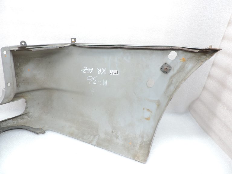 Mitsubishi Pajero V74W V75W V78W Aizmugurējā bampera kreisais stūris MR548025