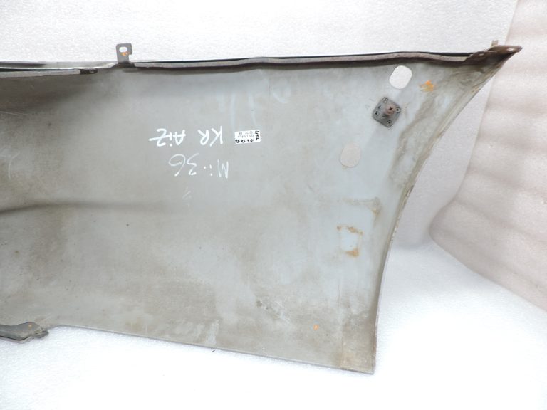 Mitsubishi Pajero V74W V75W V78W Aizmugurējā bampera kreisais stūris MR548025
