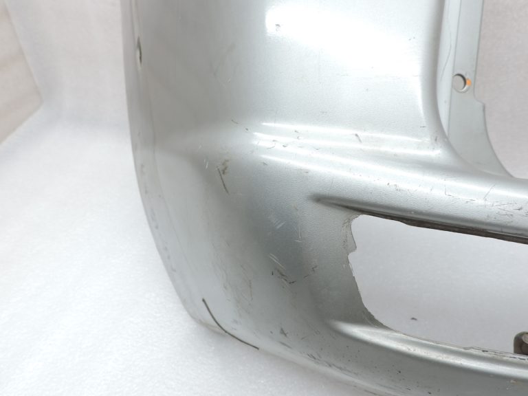 OE Mitsubishi Pajero V68W V64W V65W aizmugurējā kreisā bampera stūre MR548025