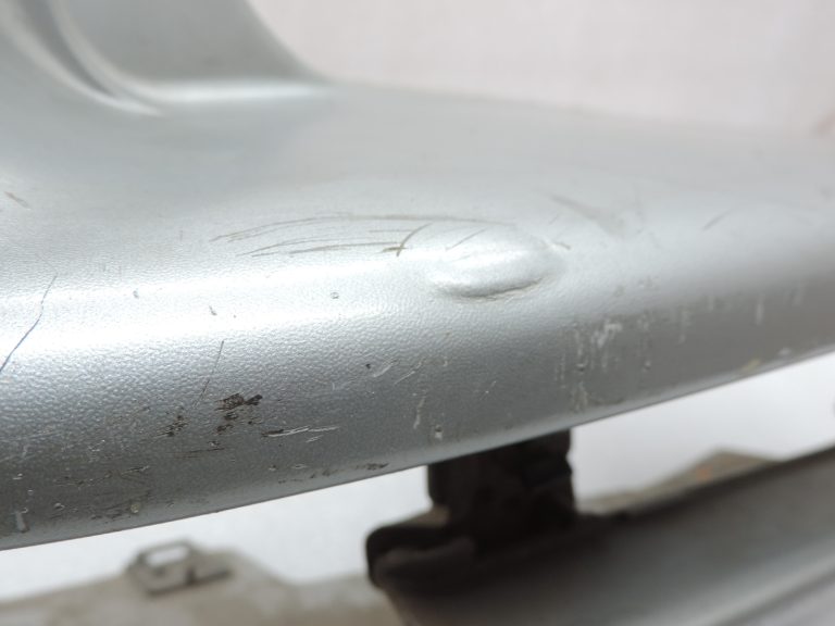 OE Mitsubishi Pajero V68W V64W V65W aizmugurējā kreisā bampera stūre MR548025
