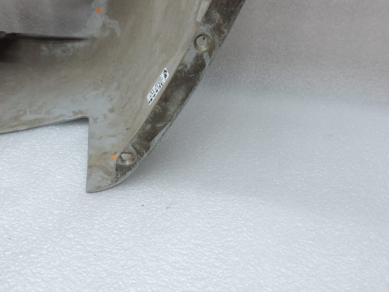 OE Mitsubishi Pajero V68W V64W V65W aizmugurējā kreisā bampera stūre MR548025