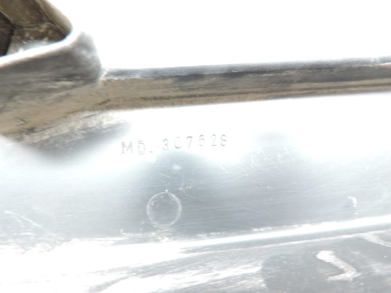OE Mitsubishi Pajero L200 2,5TD 4D56 zobainās siksnas apakšējais pārsegs MD307528