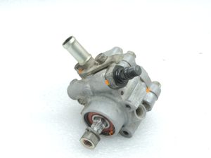 OE Mitsubishi L200 K64T K74T 2,5TD 4D56 stūres pastiprinātāja sūknis MR374897
