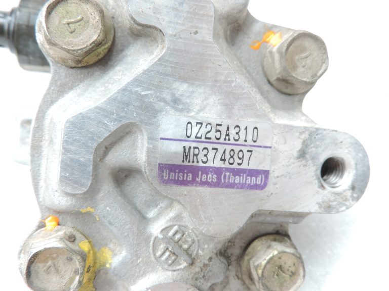 OE Mitsubishi L200 K64T K74T 2,5TD 4D56 stūres pastiprinātāja sūknis MR374897