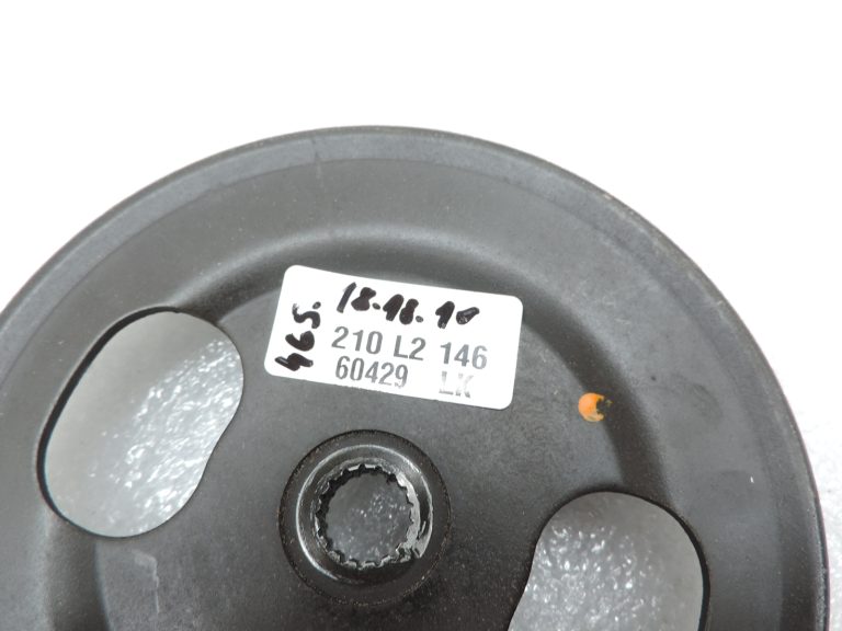 Mitsubishi L200 K74T 2.5TD 4D56 Stūres pastiprinātāja sūkņa rullītis MR510496