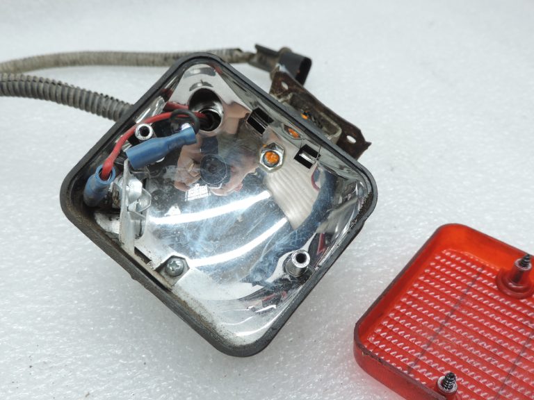 AFTERMARKET Mitsubishi L200 K7 K6 aizmugurējais miglas lukturis MR296241