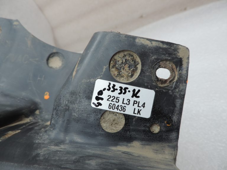 OE Mitsubishi L200 K74T K75T priekšējais kreisais dubļu aizsargs MR109283