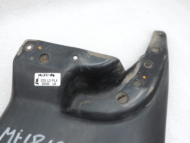 Mitsubishi L200 K74T K75T aizmugurējais labais dubļu aizsargs MR109290