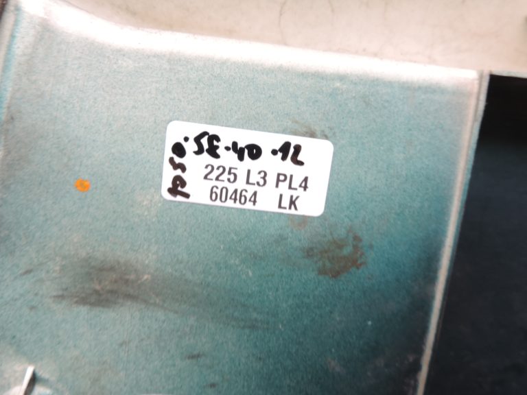Mitsubishi L200 K64T K74T motora pārsega gaisa ieplūdes atvere MR144837 Hood air scope