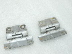 Mitsubishi L200 K62T K64T K74T K75T bagāžnieka durvju eņģe MR143216