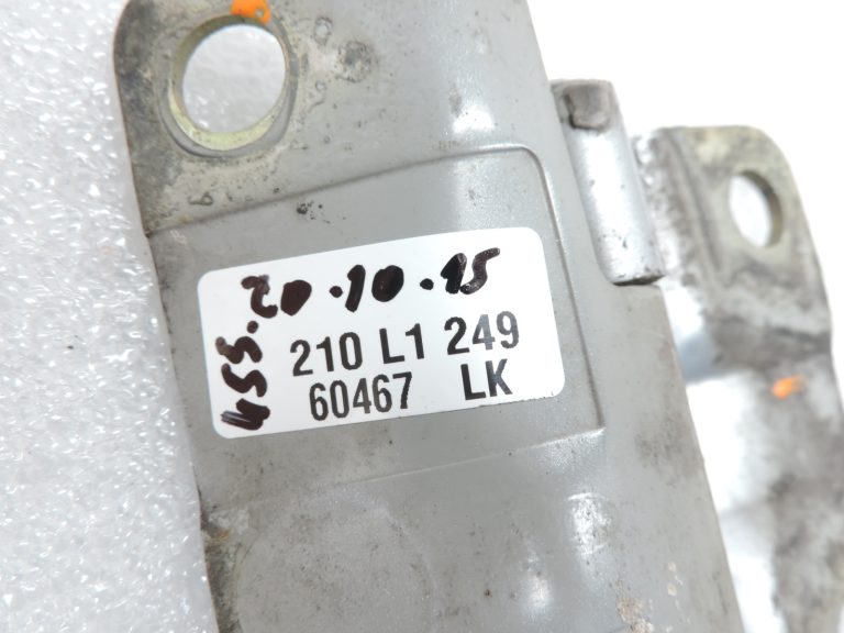 Mitsubishi L200 K62T K64T K74T K75T bagāžnieka durvju eņģe MR143216