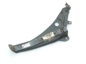 Mitsubishi L200 K64T K74T K75T priekšējā kreisā bufera kronšteins MR533781