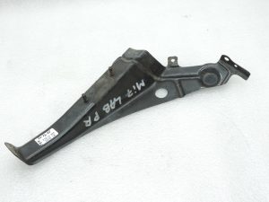 Mitsubishi L200 K64T K74T K75T priekšējā labās puses bufera kronšteins MR533782