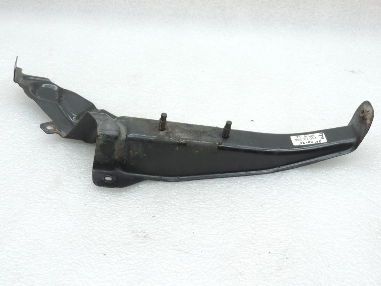 Mitsubishi L200 K64T K74T K75T priekšējā labās puses bufera kronšteins MR533782