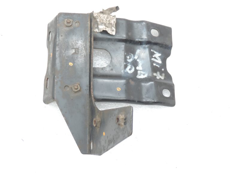 Mitsubishi L200 K64T K74T K75T priekšējā labās puses bufera kronšteins MR242624