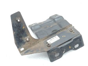 Mitsubishi L200 K64T K74T K75T priekšējā kreisā bufera kronšteins MR242623