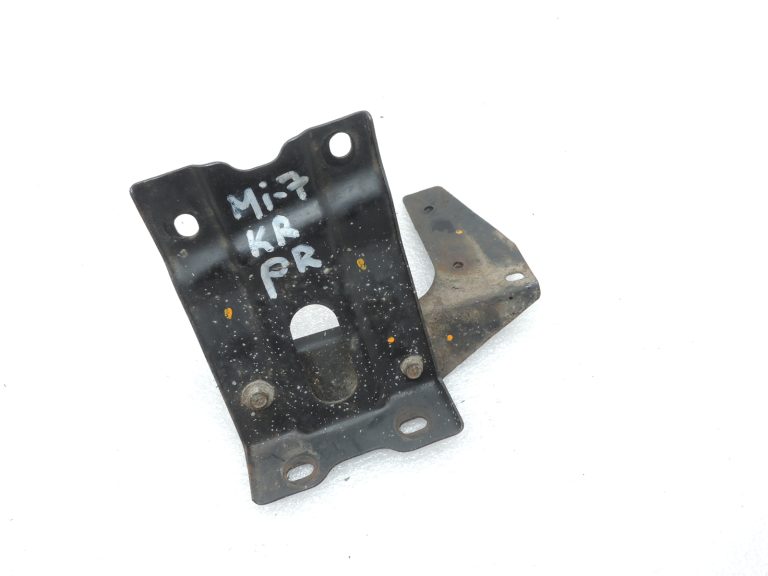 Mitsubishi L200 K64T K74T K75T priekšējā kreisā bufera kronšteins MR242623
