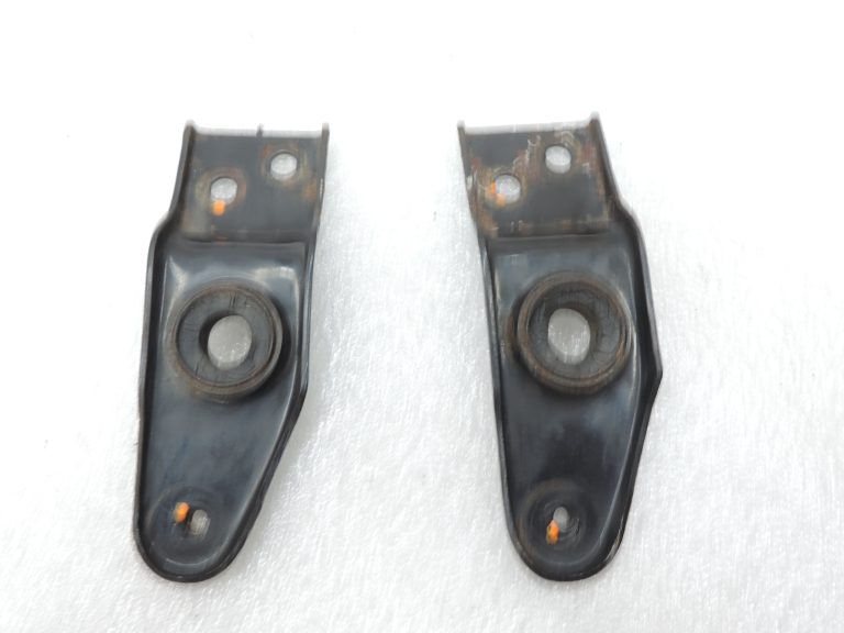 Mitsubishi L200 K64T K74T K94W radiatora augšējais stiprinājums MR239638