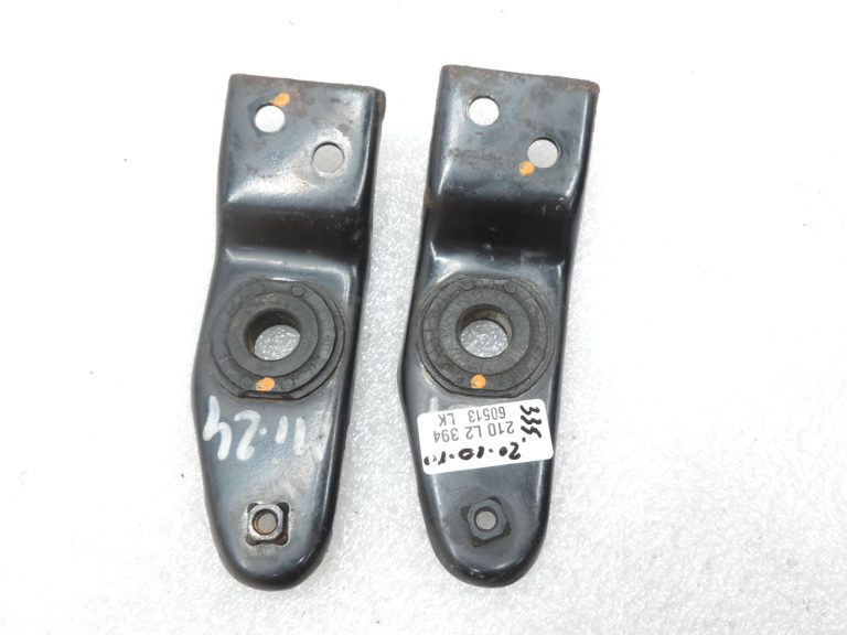 Mitsubishi L200 K64T K74T K94W radiatora augšējais stiprinājums MR239638