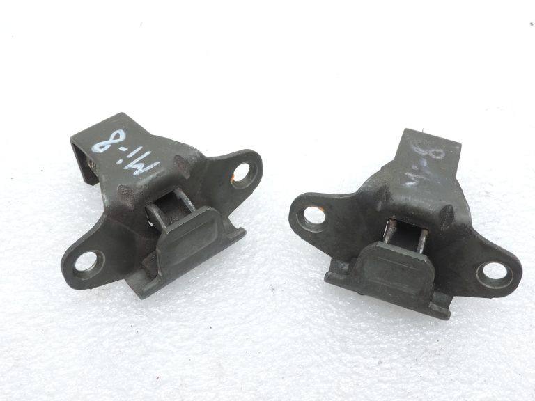 Mitsubishi L200 K62T K64T K74T K75T bagāžnieka durvju fiksators MR143291 MR143292