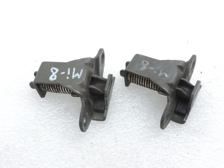 Mitsubishi L200 K62T K64T K74T K75T bagāžnieka durvju fiksators MR143291 MR143292