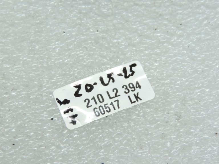 Mitsubishi L200 K62T K64T K74T K75T bagāžnieka durvju fiksators MR143291 MR143292
