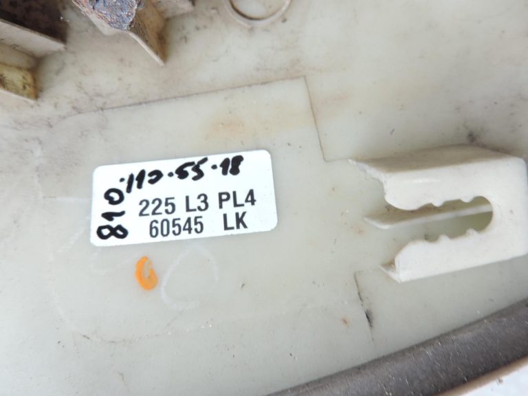 Mitsubishi L200 K74T aizmugurējais labais spārna apvalks MR109306