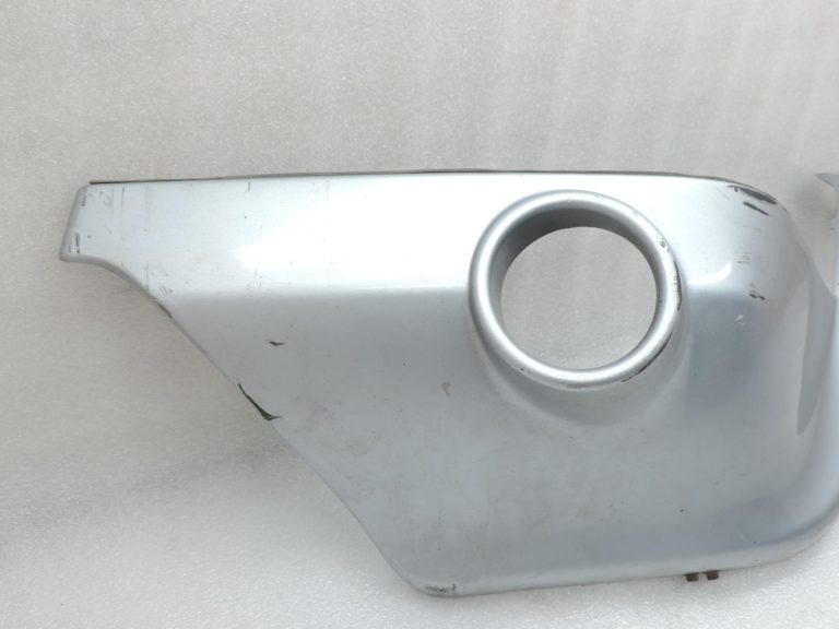 Mitsubishi L200 K74T priekšējā bufera apakšējais kreisais stūris MZ313239