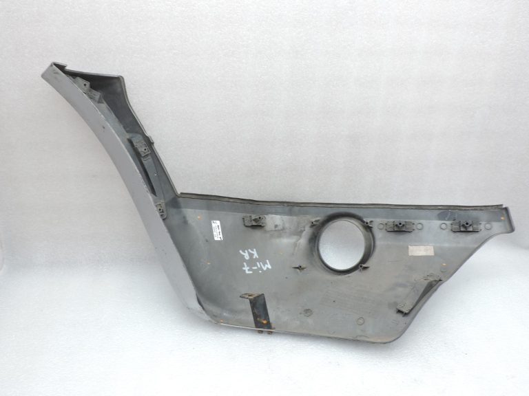 Mitsubishi L200 K74T priekšējā bufera apakšējais kreisais stūris MZ313239
