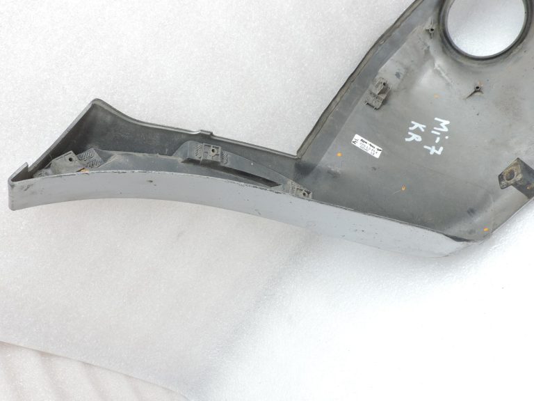 Mitsubishi L200 K74T priekšējā bufera apakšējais kreisais stūris MZ313239