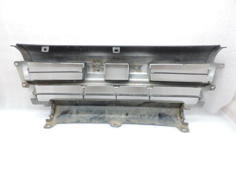 Mitsubishi L200 K62T K64T K74T priekšējā bufera vidusdaļas detaļas MR241040
