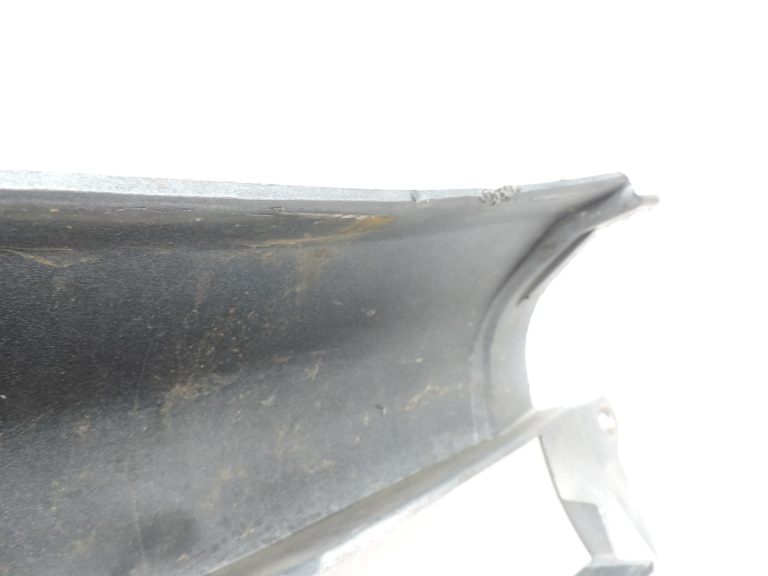Mitsubishi L200 K62T K64T K74T priekšējā bufera vidusdaļas detaļas MR241040