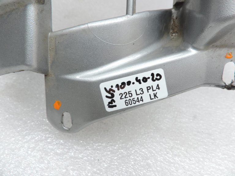 Mitsubishi L200 K62T K64T K74T priekšējā bufera vidusdaļas detaļas MR241040