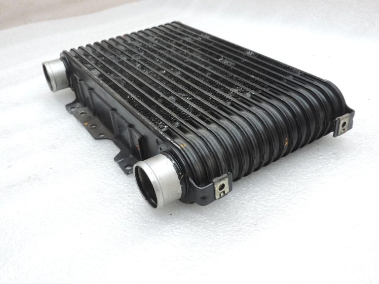 Mitsubishi L200 2,5TD 4D56 K64T K74T V44W starpdzesētājs (Intercooler) MR552982