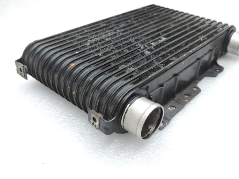 Mitsubishi L200 2,5TD 4D56 K64T K74T V44W starpdzesētājs (Intercooler) MR552982