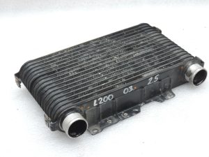 Mitsubishi L200 2,5TD 4D56 K64T K74T V44W starpdzesētājs (Intercooler) MR552982