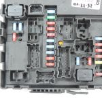 Nissan Navara II D40 3.0DCi V6 V9X drošinātāju kaste 284B75X00A