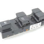 Oriģināls „Nissan Navara II D40“ logu pacēlāja slēdzis priekšā pa kreisi 254015X01D