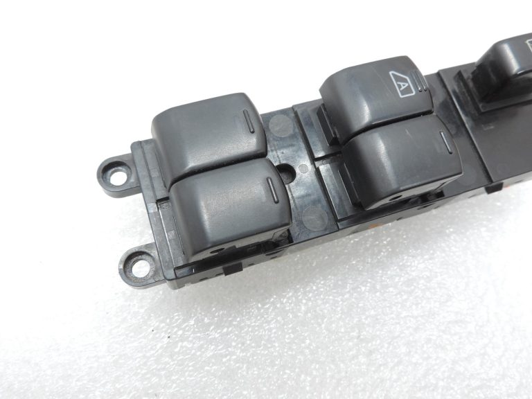Oriģināls „Nissan Navara II D40“ logu pacēlāja slēdzis priekšā pa kreisi 254015X01D