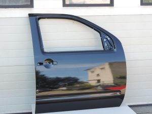 Nissan Navara II D40 priekšējā labā durvju apdare GN0, melna H01005X0MB