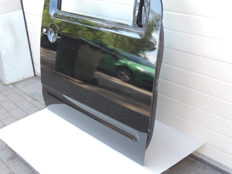 Nissan Navara II D40 priekšējā labā durvju apdare GN0, melna H01005X0MB