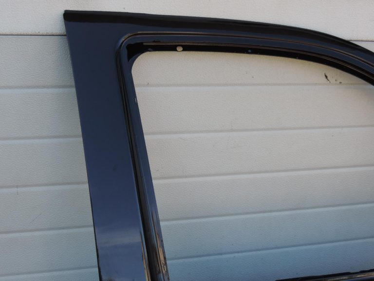 Nissan Navara II D40 priekšējā labā durvju apdare GN0, melna H01005X0MB