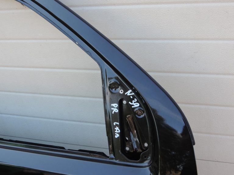 Nissan Navara II D40 priekšējā labā durvju apdare GN0, melna H01005X0MB