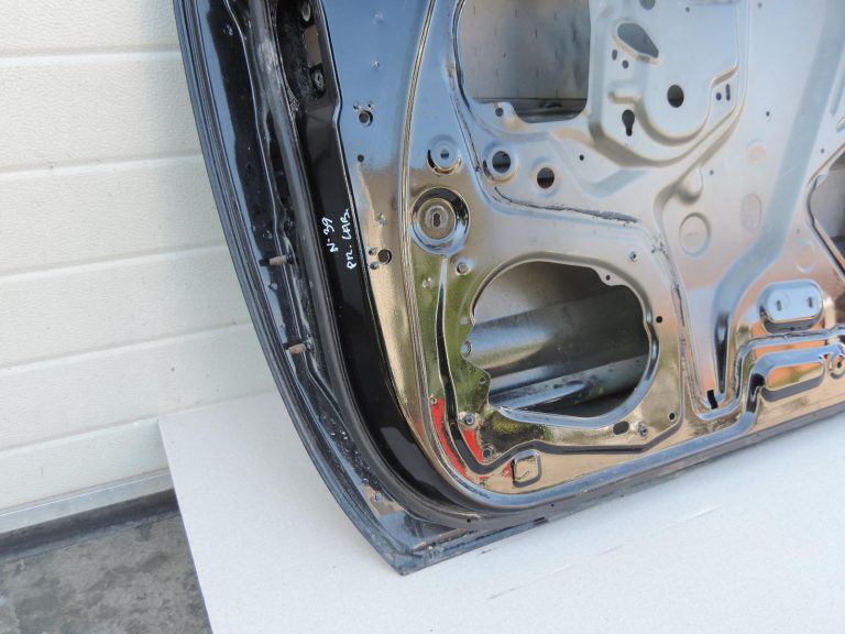 Nissan Navara II D40 priekšējā labā durvju apdare GN0, melna H01005X0MB