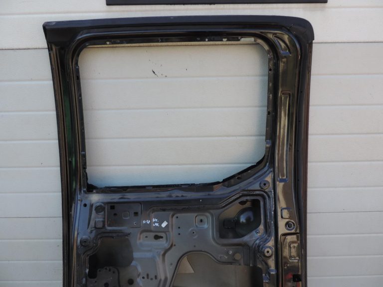 Nissan Navara II D40 aizmugurējā labā durvja rokturis GN0, melns 82101EB30J
